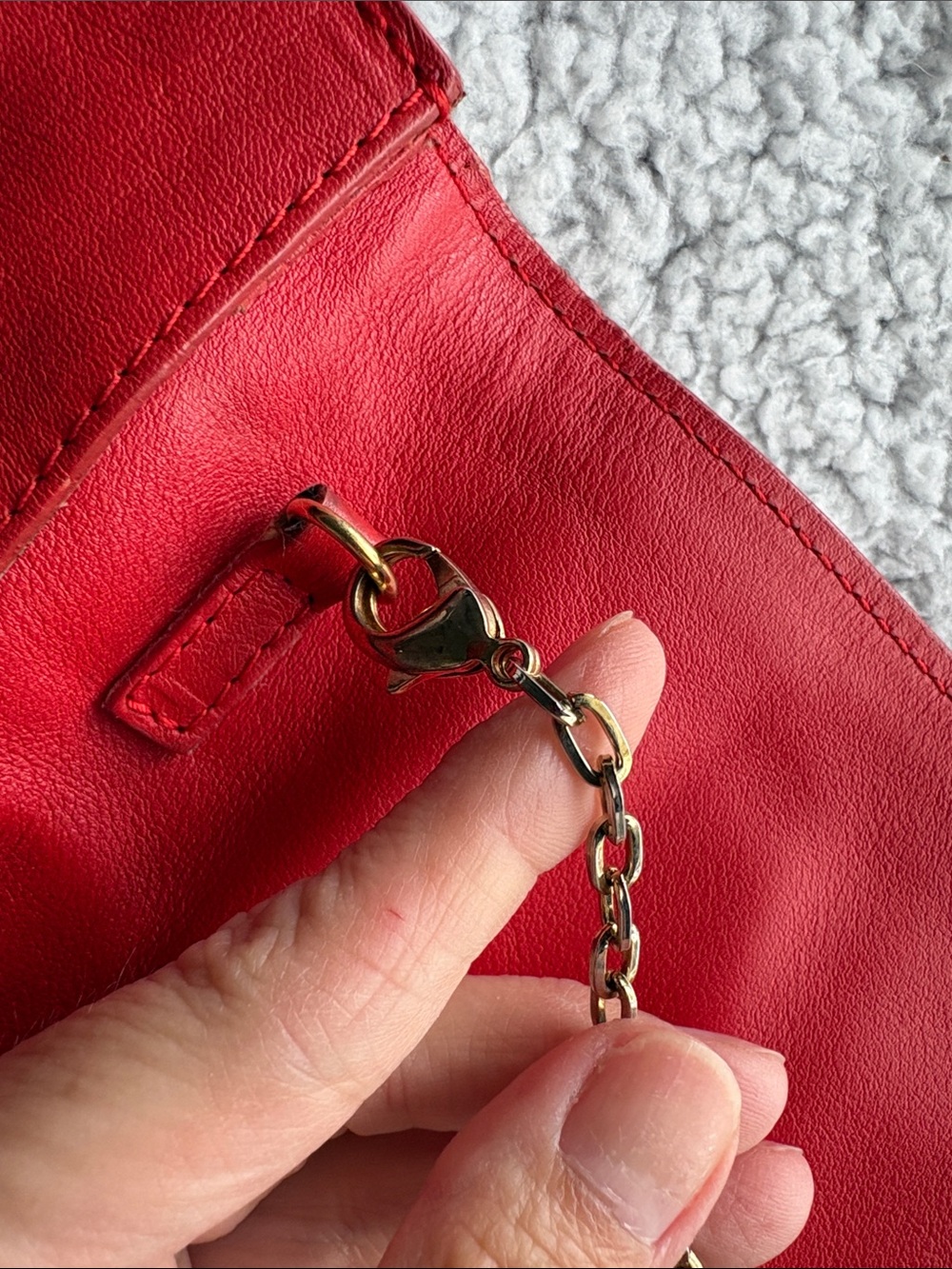 Beautiful Red Furla Bow
Clutch w/removable gold chain calfskin leather VTG - Picture 10 of 15